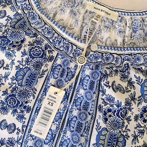 NWT Max Studio Floral Top Size Small - Picture 3 of 3